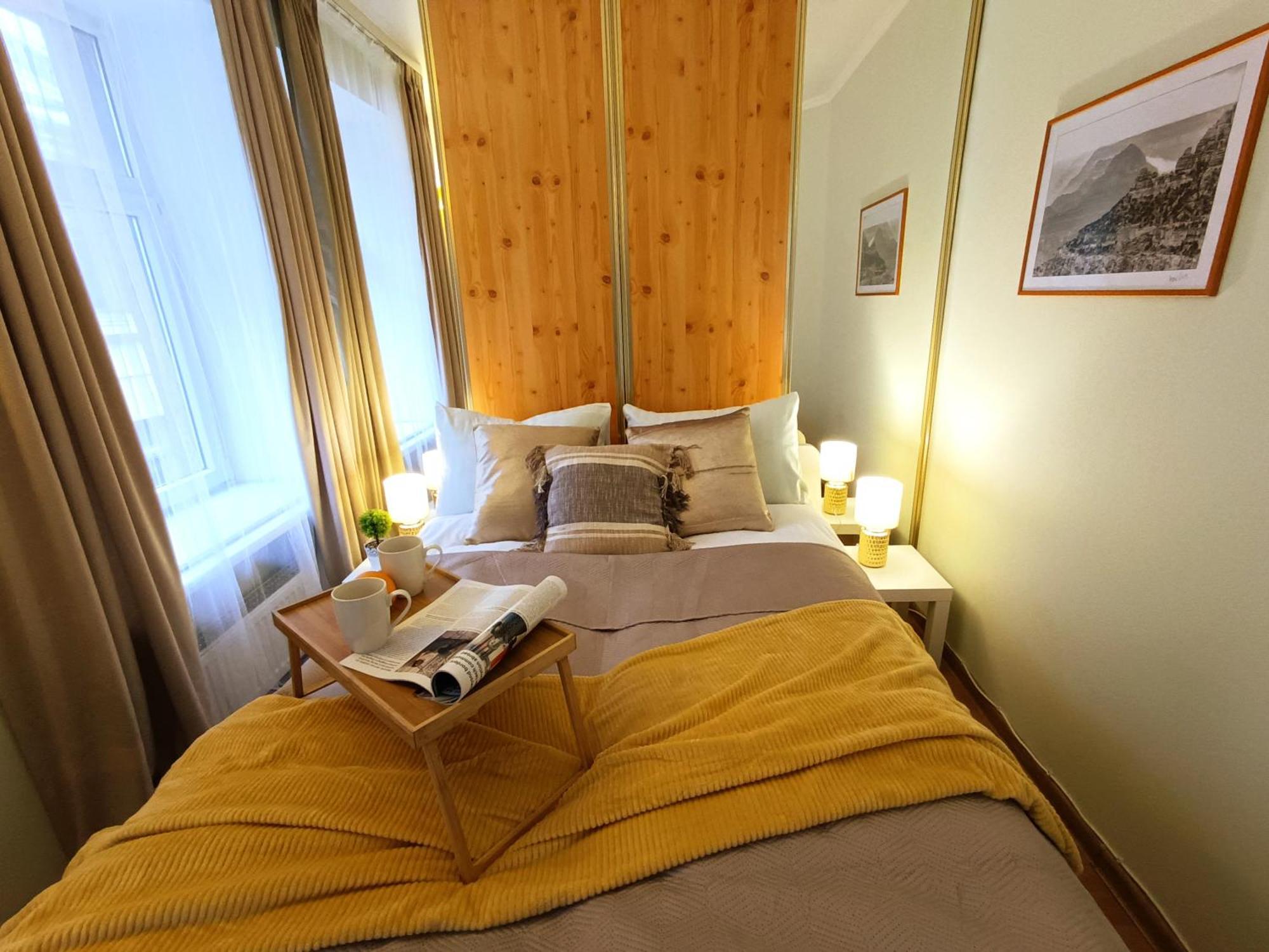 Two Bedroom In Old Town, Up To 6 Guests Apartment *