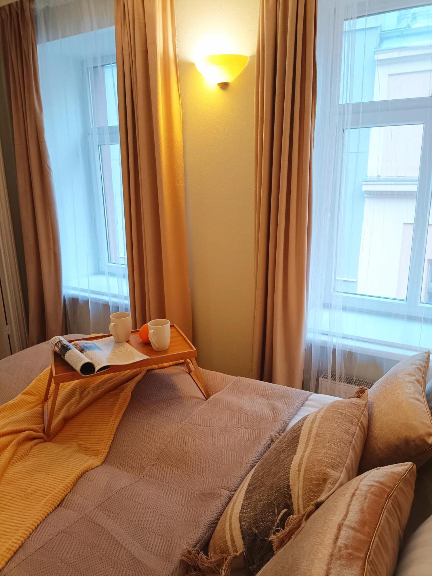 Two Bedroom In Old Town, Up To 6 Guests Apartment *